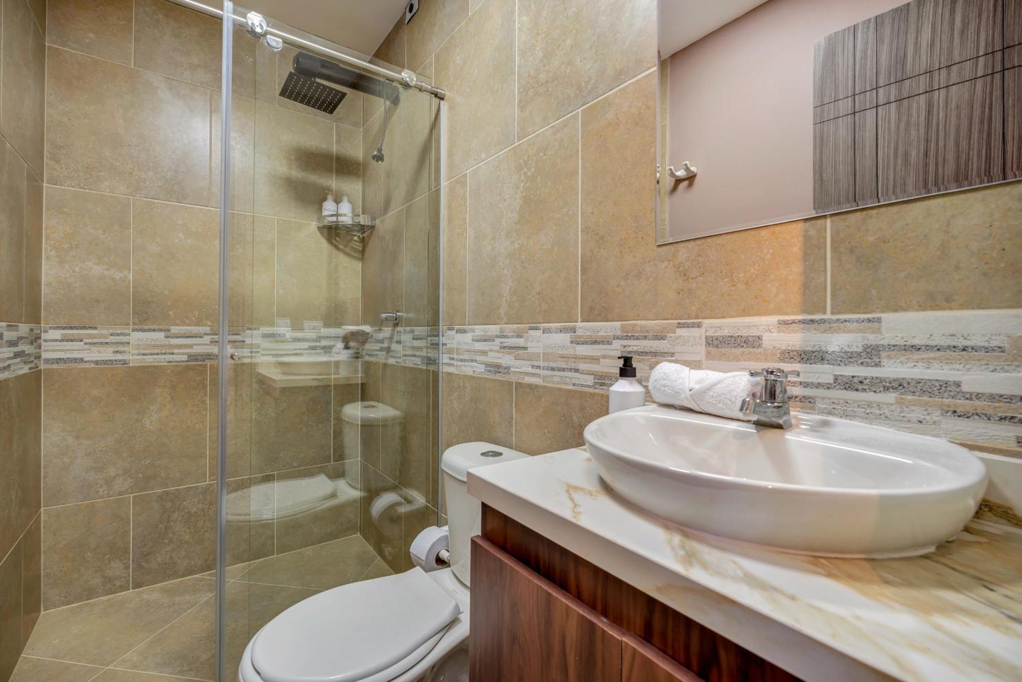 The H Hub By Housy Host Apartamento