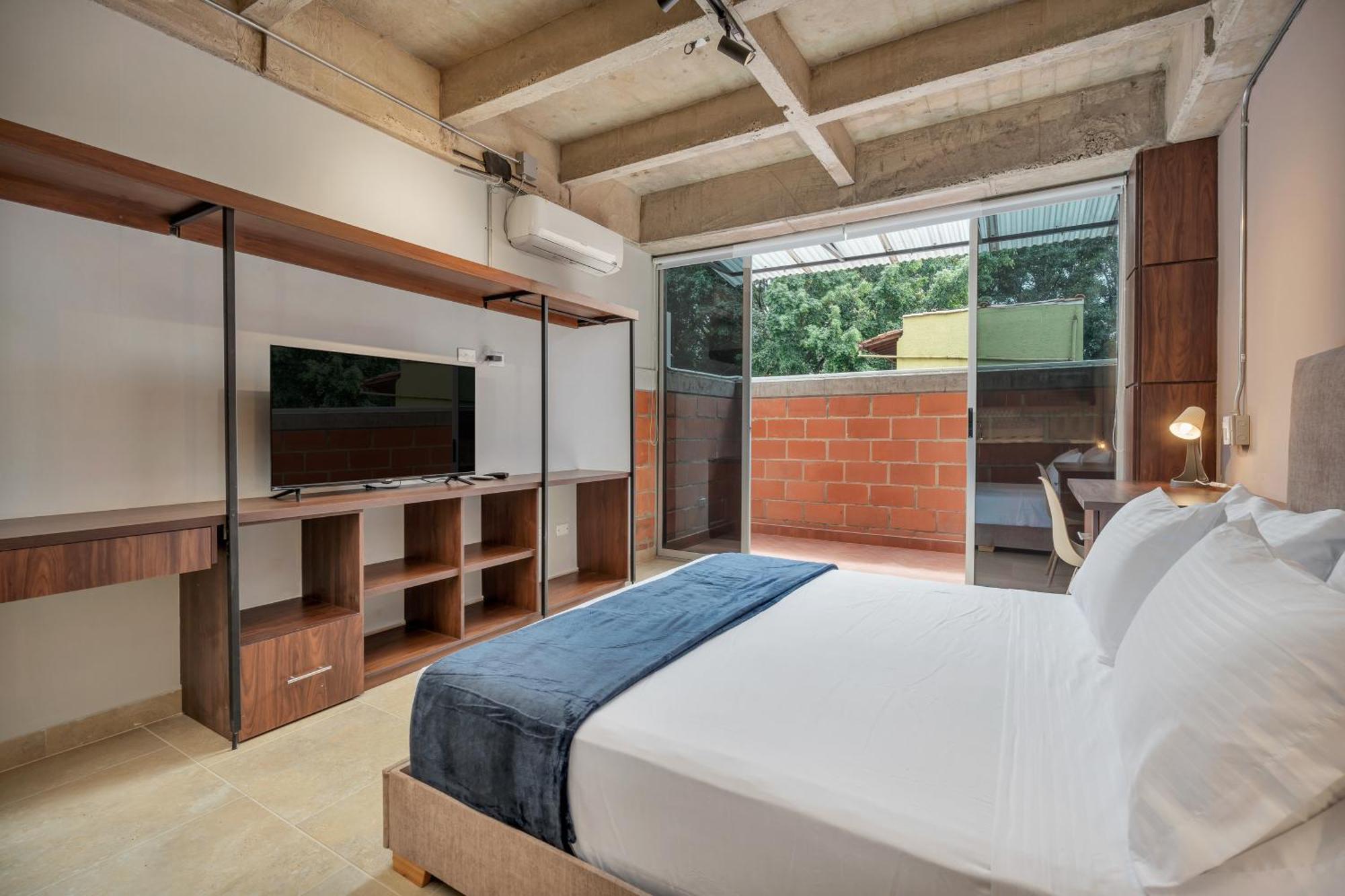 The H Hub By Housy Host Medellín